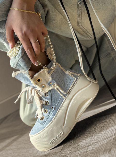 Skórzane sneakersy z lnem na grubym spodzie baby blue BEYCO