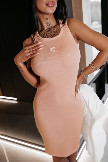 Sukienka prążkowana SALEM Ola Voga łososiowa