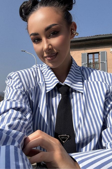 Koszula z krawatem niebieska La Milla