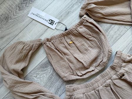 Komplet muślinowy beżowy hiszpanka i spódnico spodenki BG COUTURE