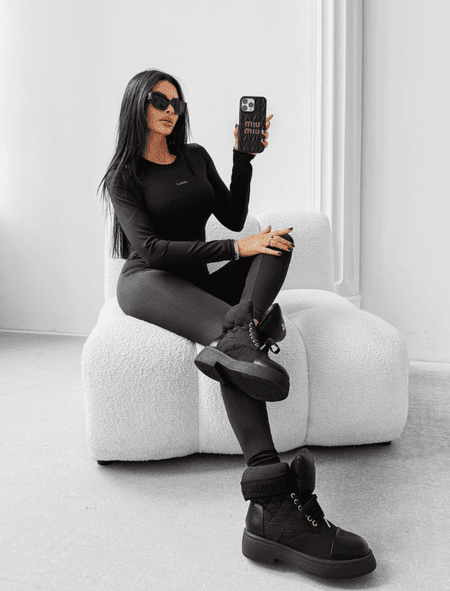 Bluzka damska dopasowana TILESES Ola Voga czarna