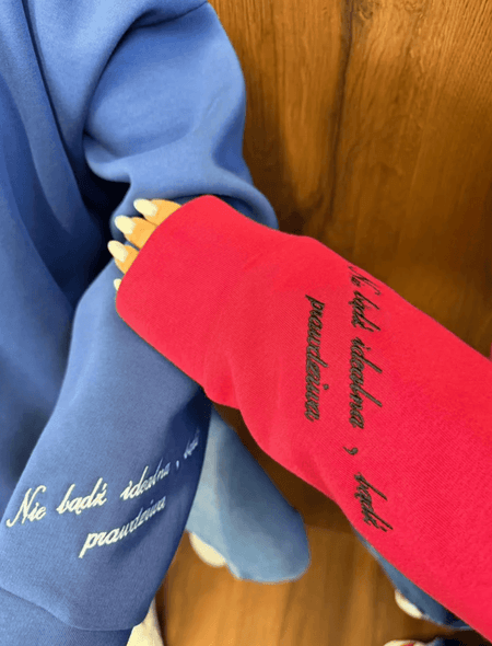 Bluza SENTENCJA ocieplana logo na rękawie La Milla bordo