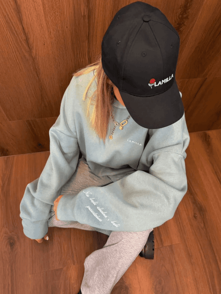 Bluza SENTENCJA ocieplana logo na rękawie La Milla szałwia
